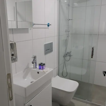Yildiz Hotel *